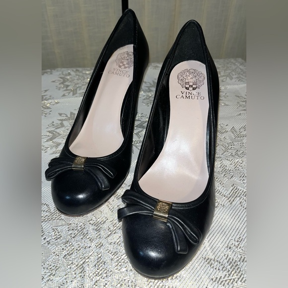 *Excellent Condition Black Vince Camuto Bow Toe Wedge Shoes Heels Sz. 10 - Picture 4 of 13